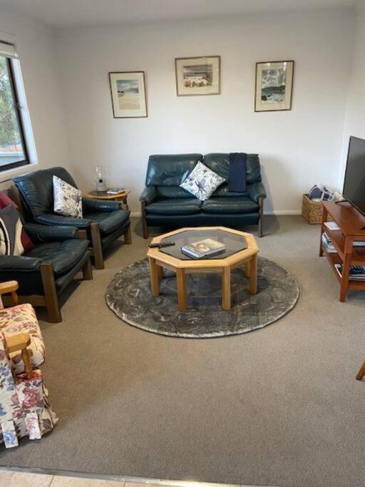 Holiday home Lillybell Retreat-binalong Bay *